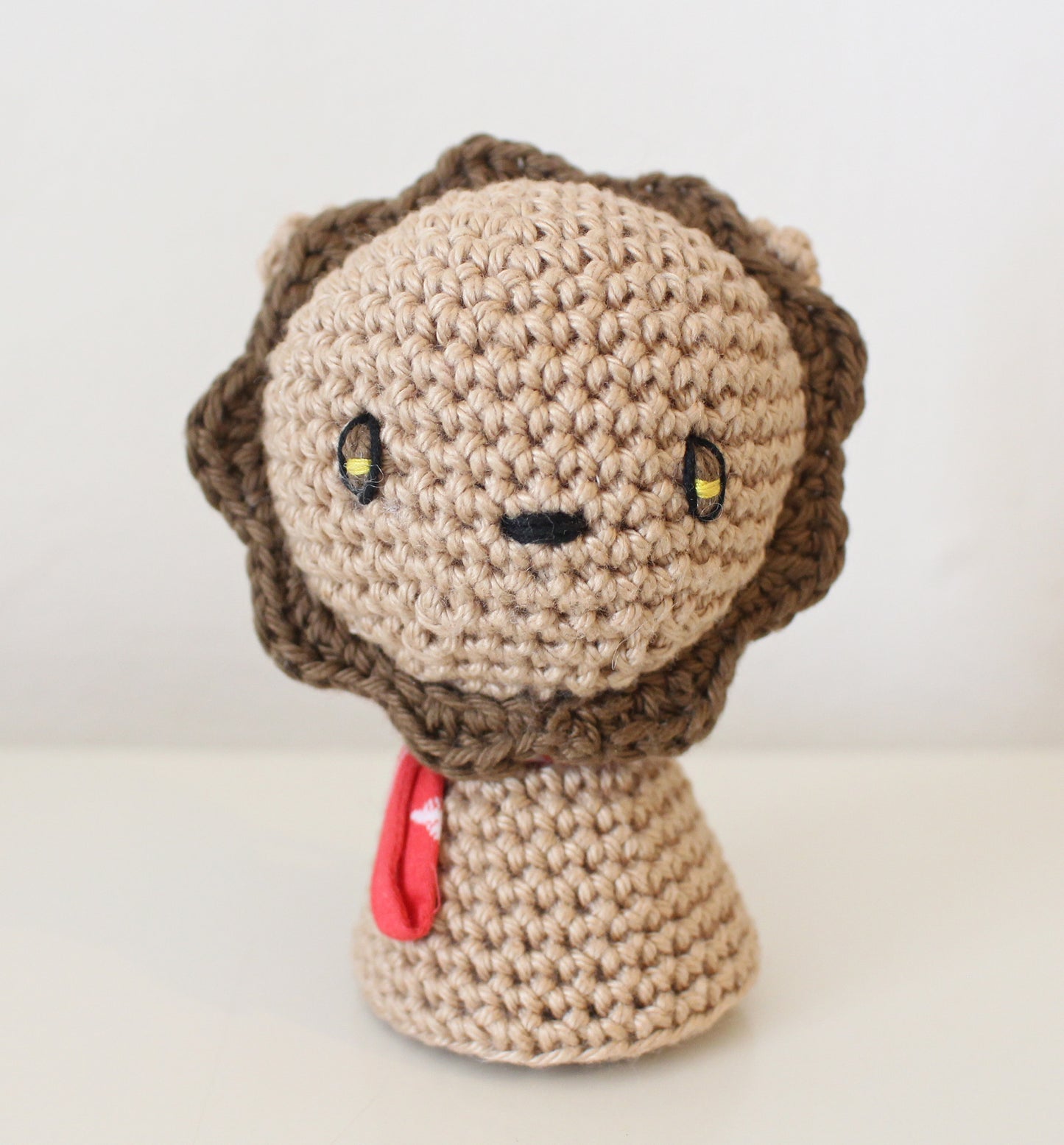 Personnage en crochet avec boîte, Cadeau personnalisé petit lion