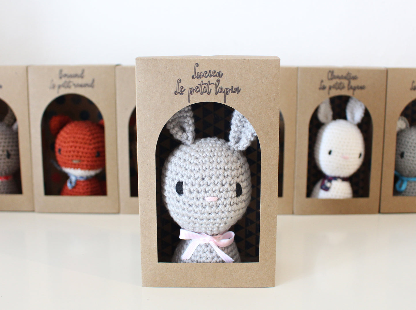 Personnage en crochet avec boîte, Cadeau personnalisé petit lapin