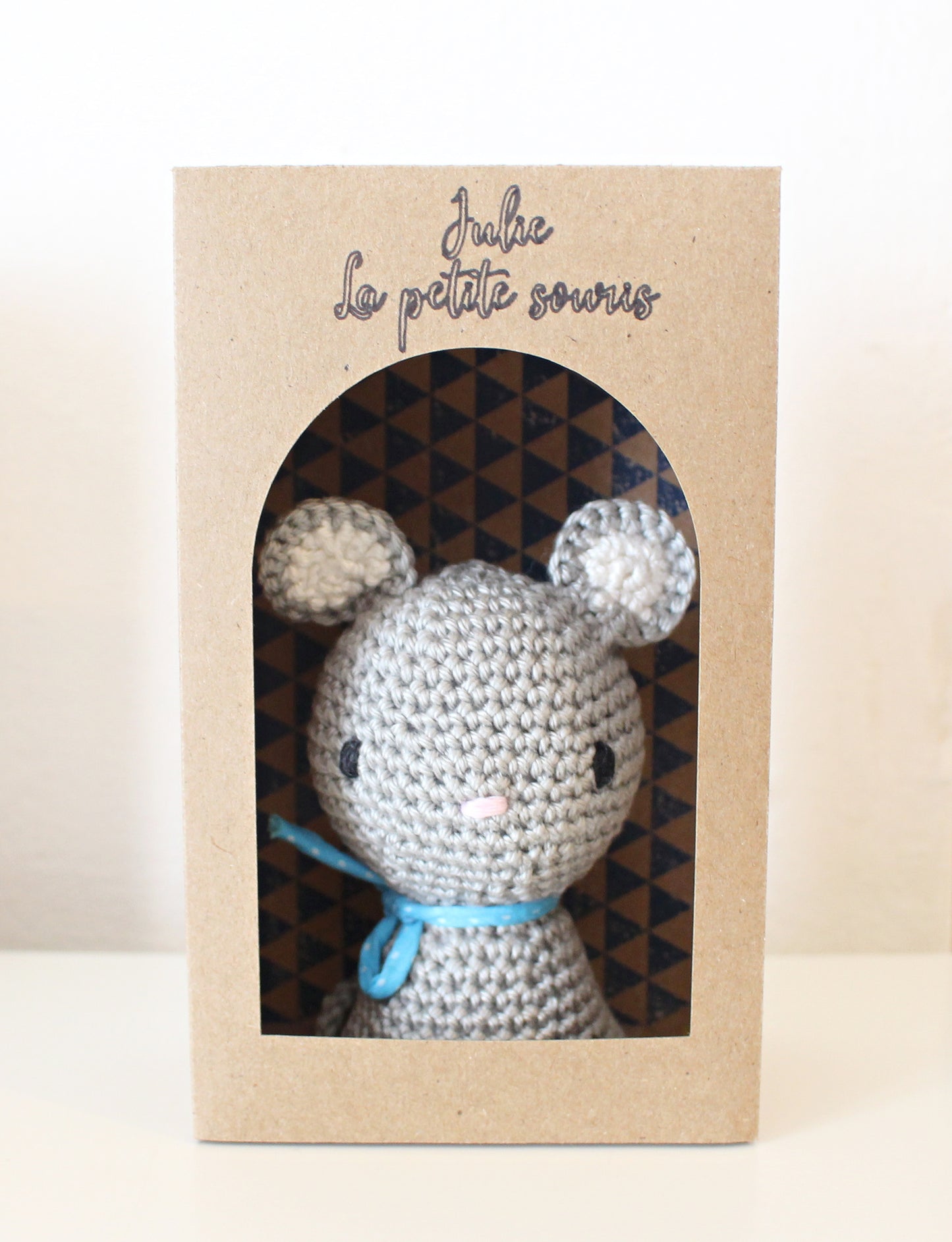 Personnage en crochet avec boîte, Cadeau personnalisé petite souris